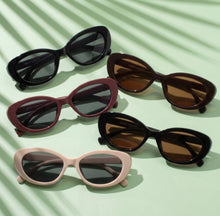 Load image into Gallery viewer, FAV SUNNIES
