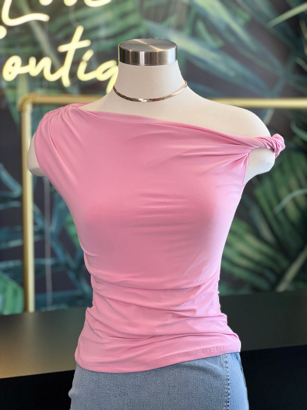 CASUAL LOVE TOP