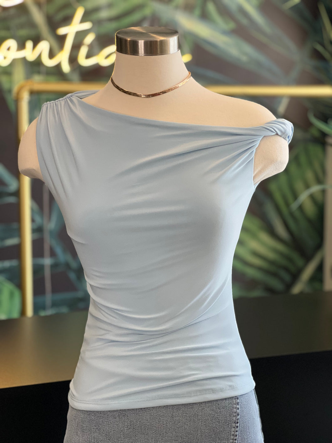 CASUAL LOVE TOP